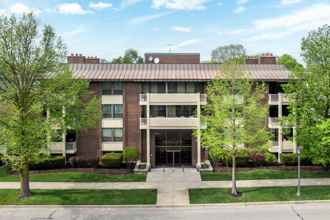 Cossitt House in La Grange, IL - Building Photo