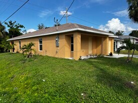 1829 Palm Ave in Ft. Myers, FL - Building Photo