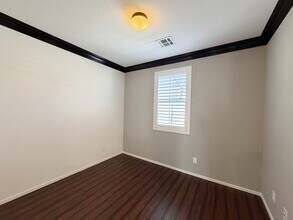 7209 Huckaby Ave in Las Vegas, NV - Building Photo - Building Photo