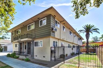 Villa Verde in Sacramento, CA - Building Photo - Building Photo