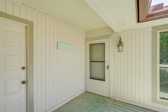 110 Big Spur S in Horseshoe Bay, TX - Building Photo - Building Photo
