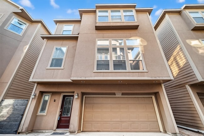 property at 1002 W 22nd St