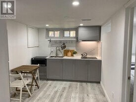 38 Wishing Well Dr in Toronto, ON - Building Photo