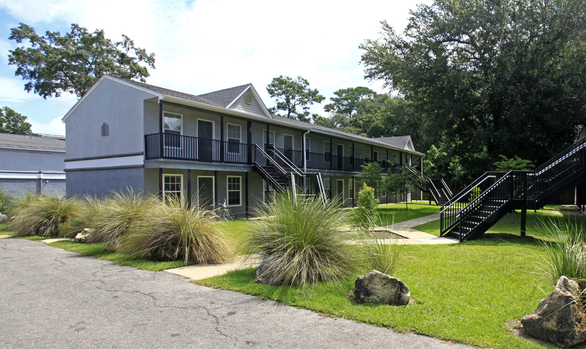 Greystone Place in Tallahassee, FL - Building Photo