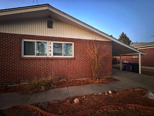 property at 5343 E Utah Pl