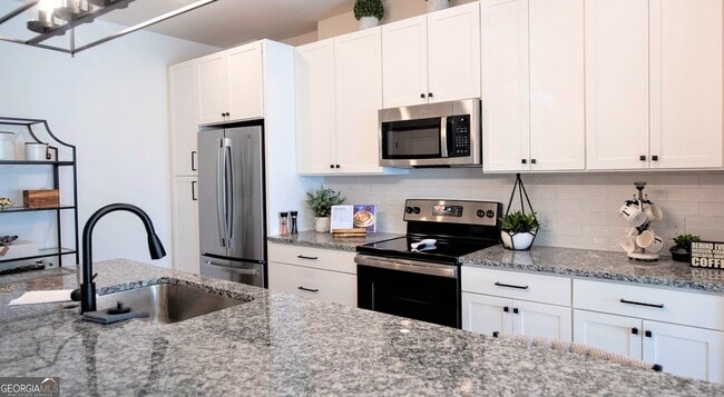 2250 Oak Rd SW in Snellville, GA - Building Photo - Building Photo