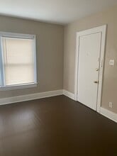 2209 Crittenden Dr, Unit #3 in Louisville, KY - Building Photo - Building Photo