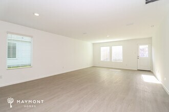 3057 Titan Spgs Dr in Saginaw, TX - Foto de edificio - Building Photo