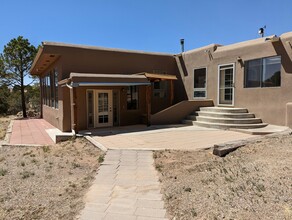 107 Paseo Nopal in Santa Fe, NM - Building Photo - Building Photo