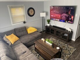 34 Hayes Ave, Unit Unit#1 in Manchester, NH - Building Photo