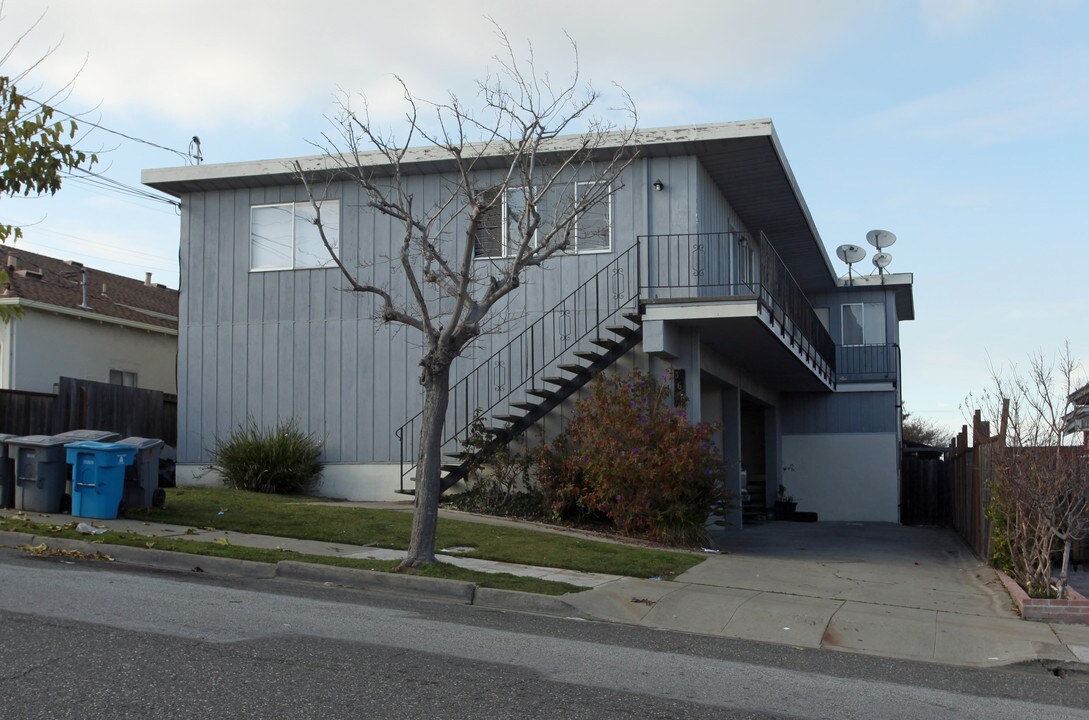 360 San Felipe Ave in San Bruno, CA - Building Photo