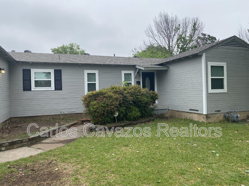 1617 Meadowbrook Dr in Garland, TX - Building Photo