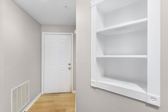 5303 Bay Club Cir in Tampa, FL - Building Photo - Building Photo