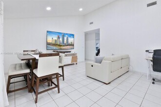 11145 NW 27th St in Sunrise, FL - Building Photo - Building Photo