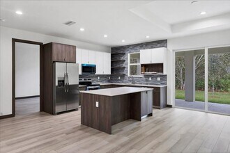 5238 Fries Ave in North Port, FL - Building Photo - Building Photo