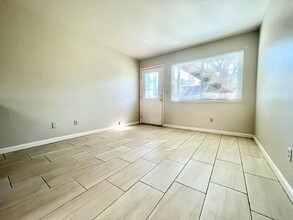 **Pre-Leasing For Summer 2025** Spacious 4 in Chico, CA - Foto de edificio - Interior Photo