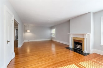 214 Culver Rd, Unit 2 in Rochester, NY - Foto de edificio - Building Photo