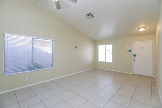 16048 W Desert Bloom St in Goodyear, AZ - Building Photo - Building Photo