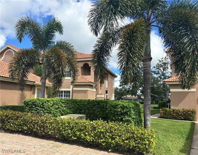 13231 Sherburne Cir in Bonita Springs, FL - Building Photo - Building Photo