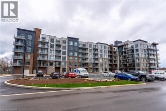 508 N Service Rd in Stoney Creek, ON - Building Photo - Building Photo