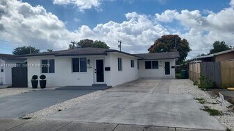 9228 SW 37th St in Miami, FL - Building Photo