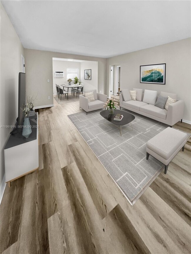 2390 SW 22nd St, Unit 4 in Miami, FL - Foto de edificio - Building Photo