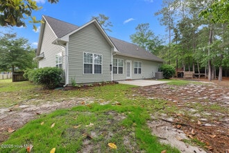 106 Rita Ln in Hampstead, NC - Building Photo - Building Photo