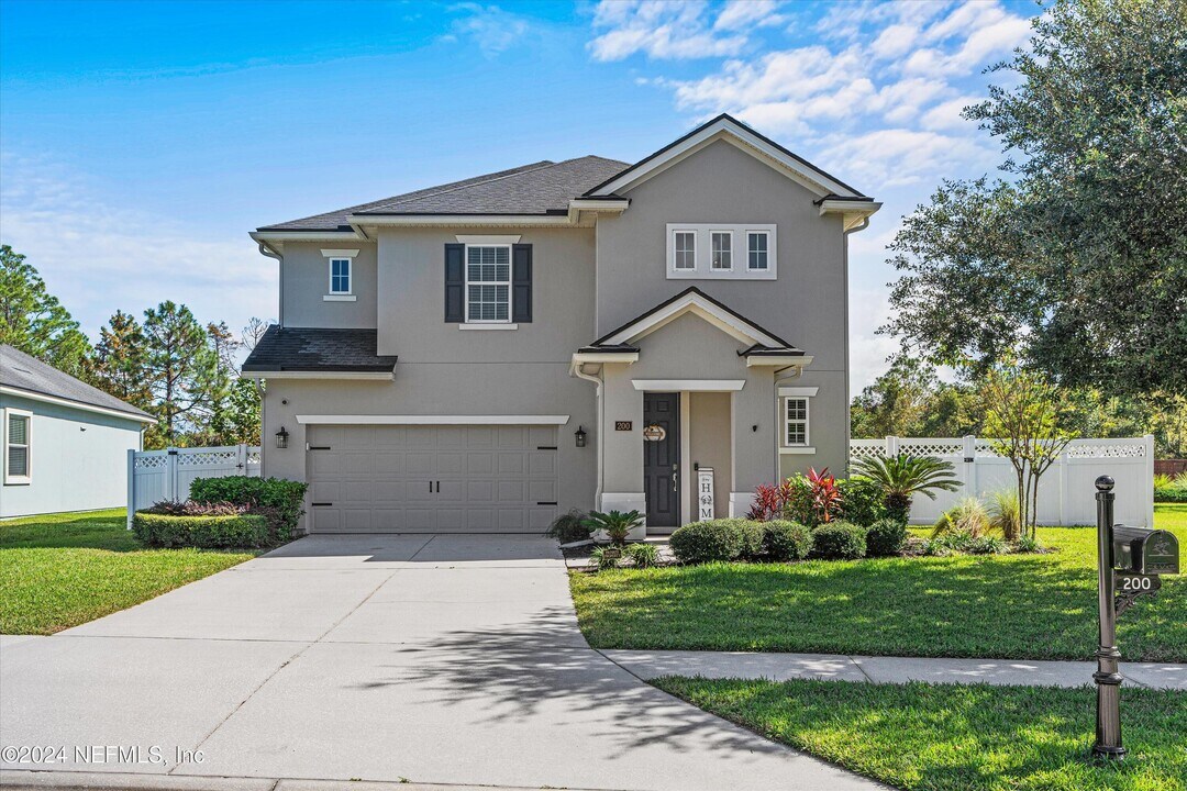 200 Gladstone Ct in Saint Johns, FL - Building Photo