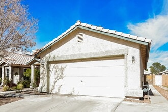 7032 Village Shore Ct in Las Vegas, NV - Building Photo - Building Photo