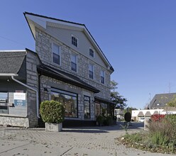 27 Suffolk St W in Guelph, ON - Building Photo - Building Photo