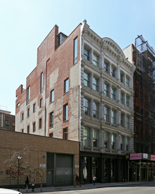 419-421 Broome St in New York, NY - Foto de edificio - Building Photo