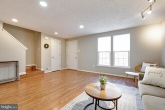 8117 Ellen Way in Savage, MD - Building Photo - Building Photo