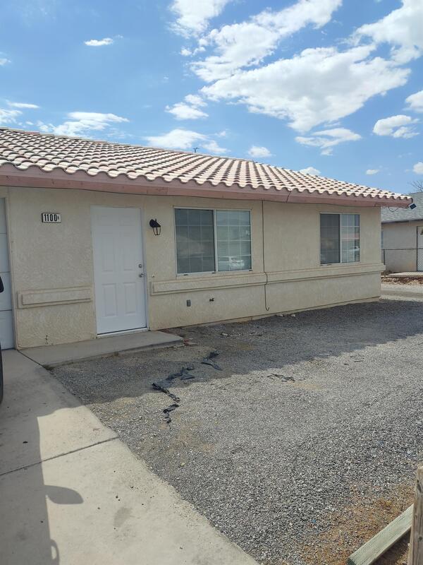 1100 Quartzite Ave-Unit -B in Pahrump, NV - Building Photo - Building Photo