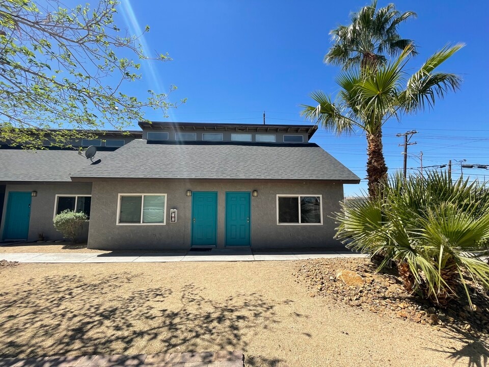 2157 Carroll St in North Las Vegas, NV - Foto de edificio