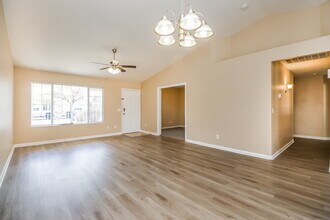 11346 E Dartmouth St in Mesa, AZ - Foto de edificio - Building Photo