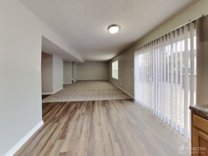 6215 Copeland Lakes Ln in Indianapolis, IN - Building Photo - Building Photo