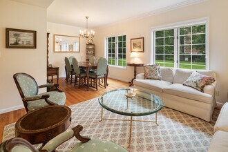 33 West Putnam Avenue in Greenwich, CT - Building Photo - Building Photo