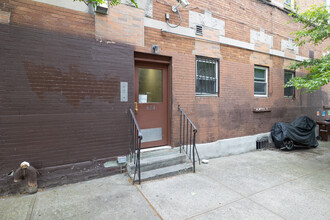 654 Jamaica Ave in Brooklyn, NY - Foto de edificio - Building Photo