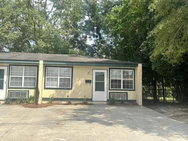 102 S Mulberry St in Statesboro, GA - Building Photo - Building Photo