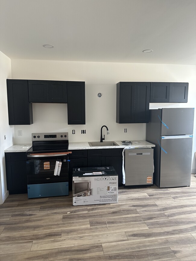 property at 105 E Poplar St