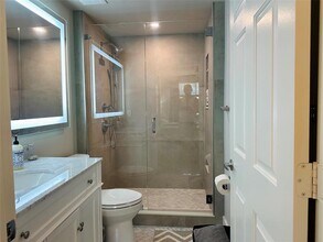 7940 N Nob Hill Rd in Tamarac, FL - Building Photo - Building Photo