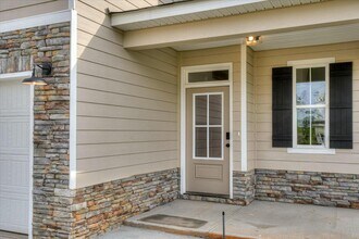 2021 Warbler Dr in Evans, GA - Building Photo - Building Photo