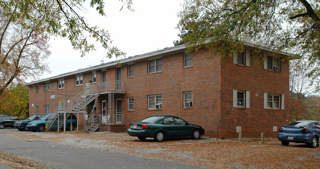 1700 Hillcrest Dr in Durham, NC - Building Photo - Building Photo