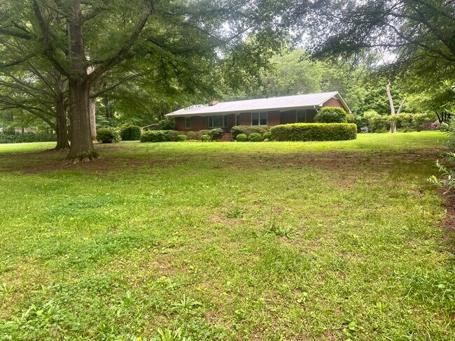 6156 Mt Gallant Rd in York, SC - Foto de edificio - Building Photo