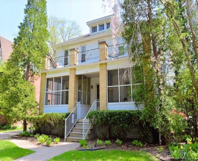 Virginia Apartments