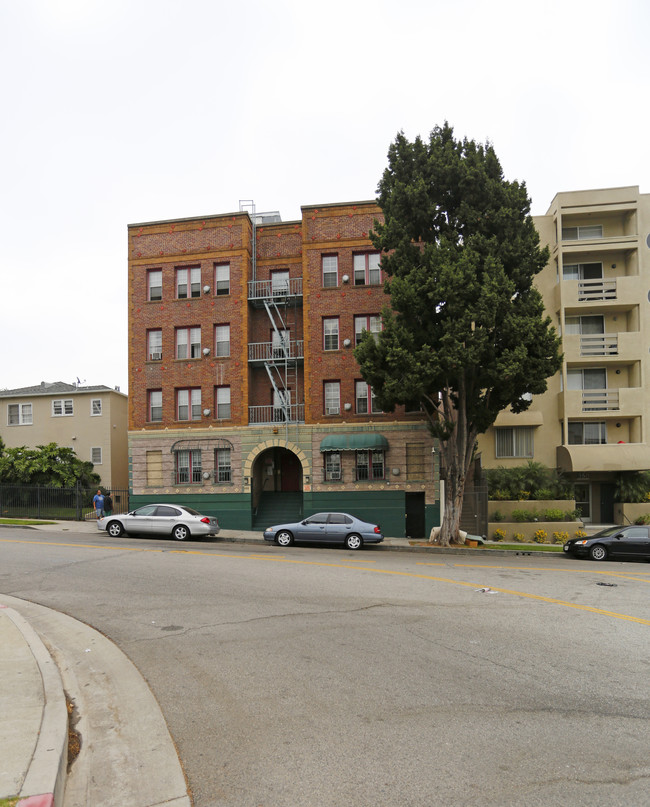 Sammy Davis Junior Manor Apartments in Los Angeles, CA - Foto de edificio - Building Photo