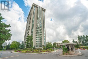 1555 Finch Ave E in Toronto, ON - Building Photo