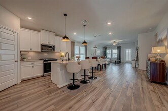 2114 Cherryvale Dr in Tomball, TX - Building Photo - Building Photo