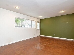 604 Franklin Blvd in Austin, TX - Building Photo - Building Photo