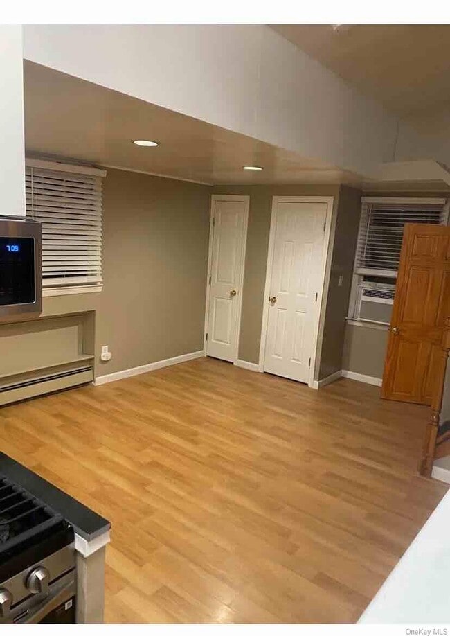 20 Central Ave in Glen Cove, NY - Building Photo - Building Photo